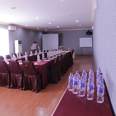 Grand Duta Hotel Palu Exteriér fotografie