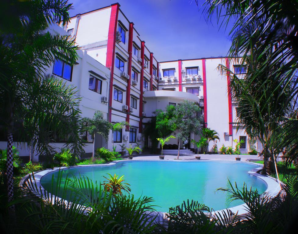 Grand Duta Hotel Palu Exteriér fotografie