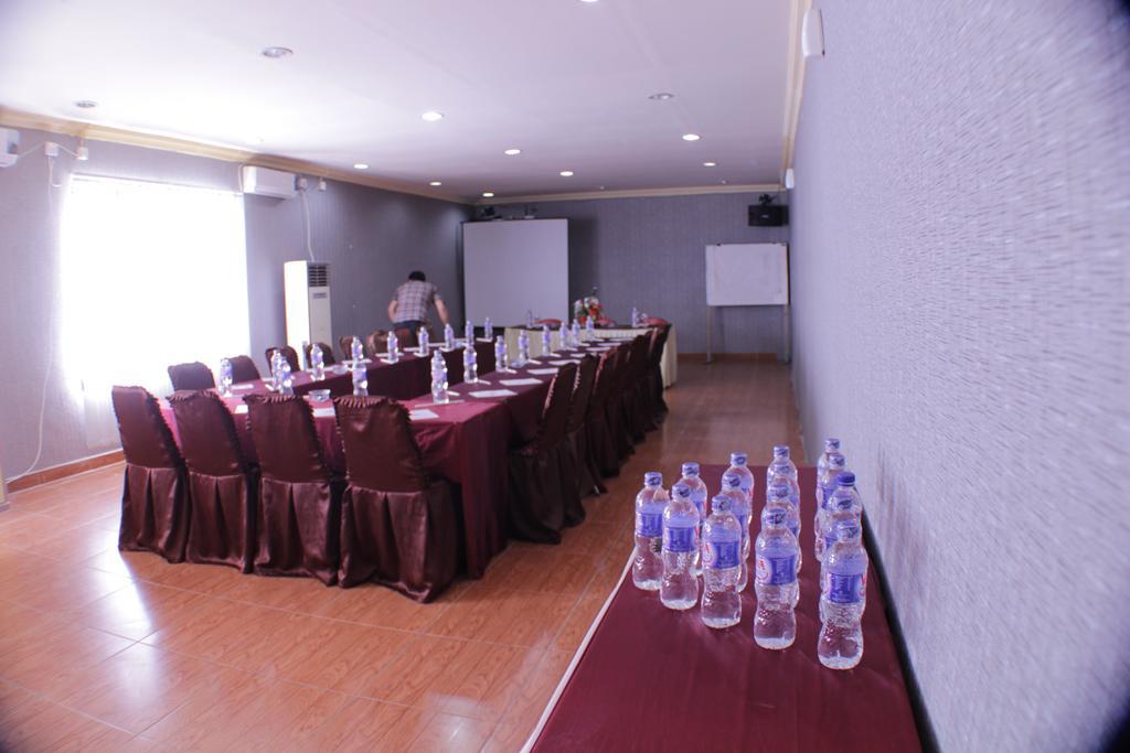 Grand Duta Hotel Palu Exteriér fotografie