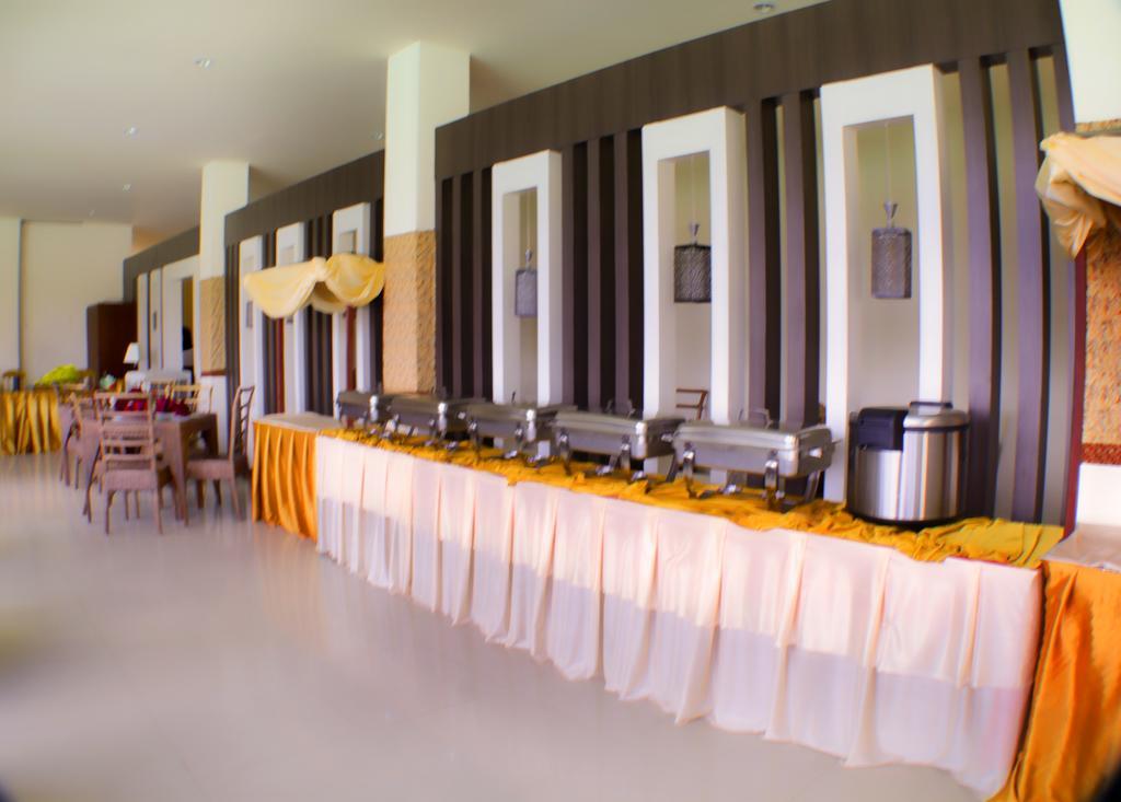 Grand Duta Hotel Palu Exteriér fotografie