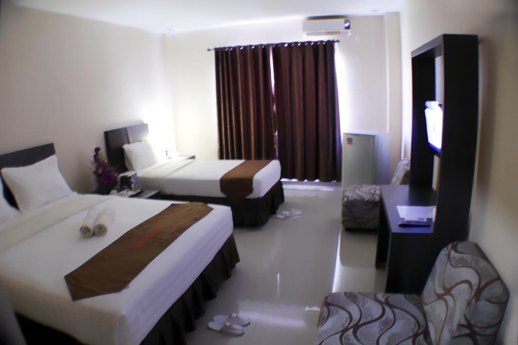 Grand Duta Hotel Palu Exteriér fotografie