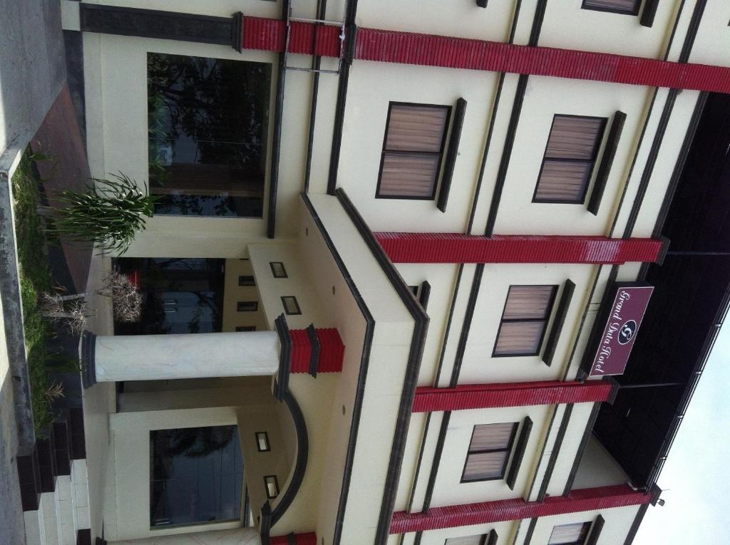 Grand Duta Hotel Palu Exteriér fotografie